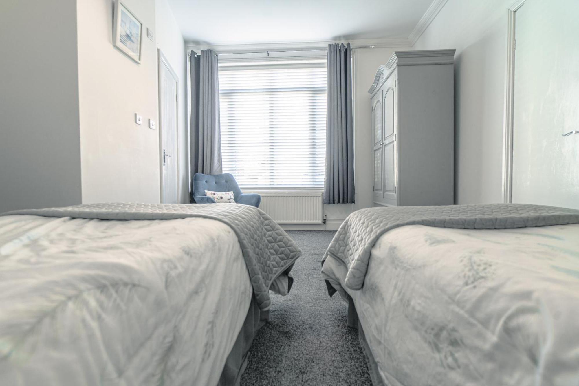 Beachmount Holiday Apartments コルウィン・ベイ エクステリア 写真