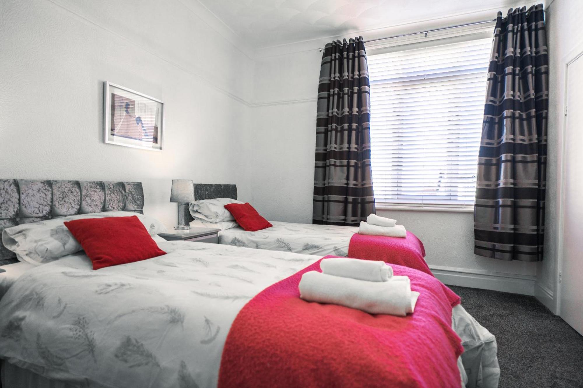 Beachmount Holiday Apartments コルウィン・ベイ エクステリア 写真
