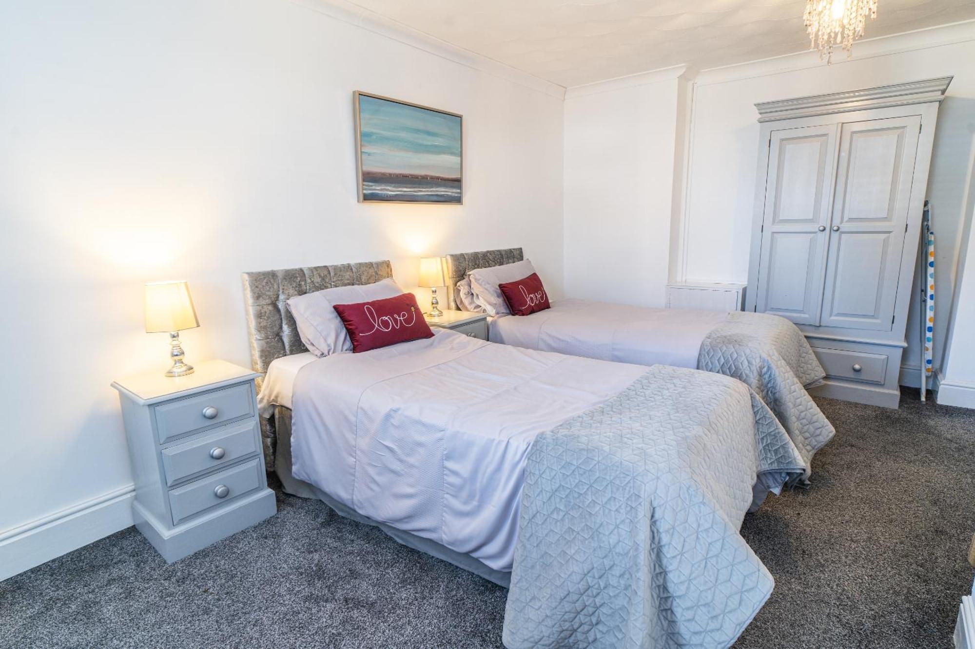 Beachmount Holiday Apartments コルウィン・ベイ 部屋 写真