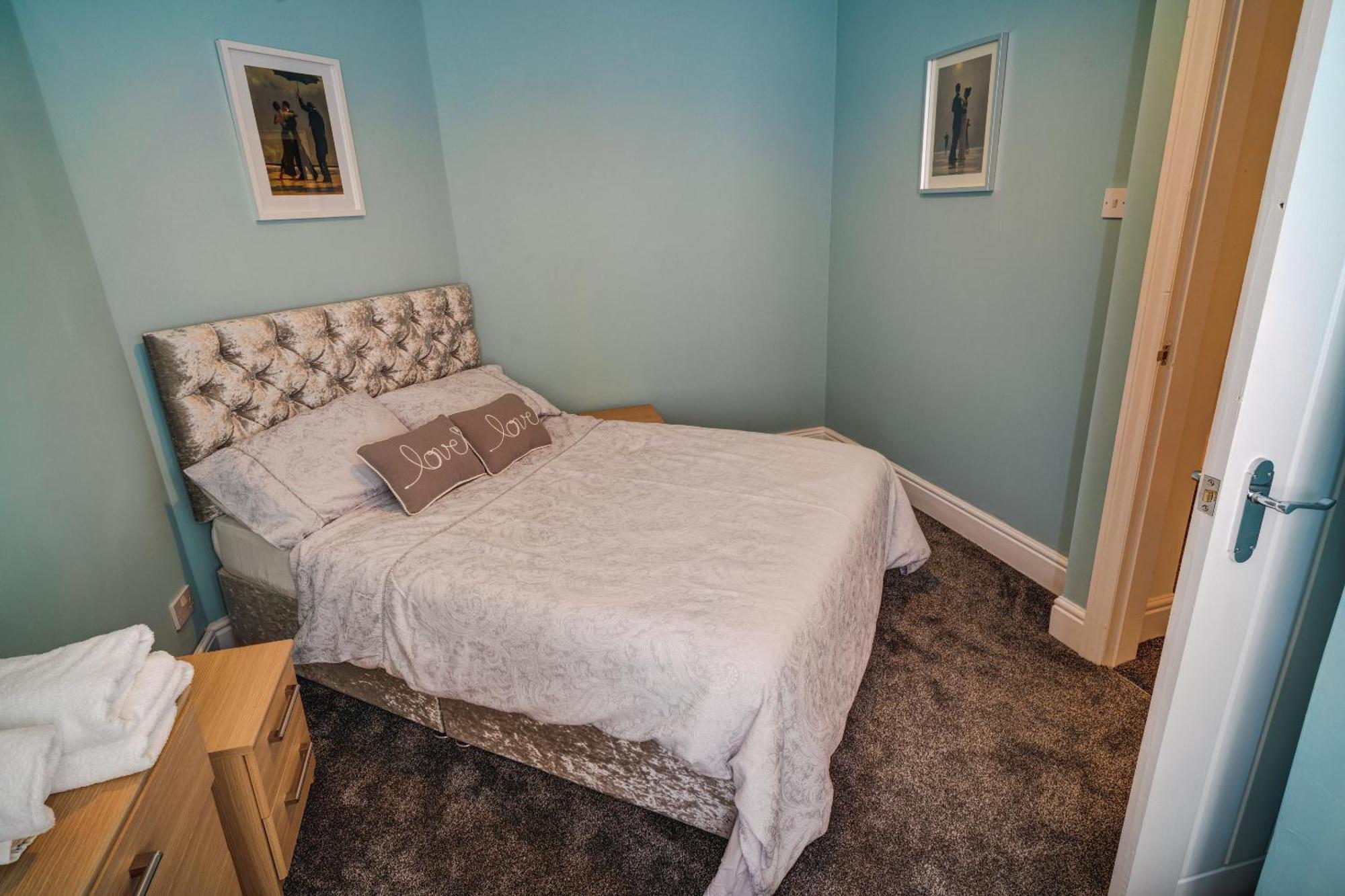 Beachmount Holiday Apartments コルウィン・ベイ 部屋 写真